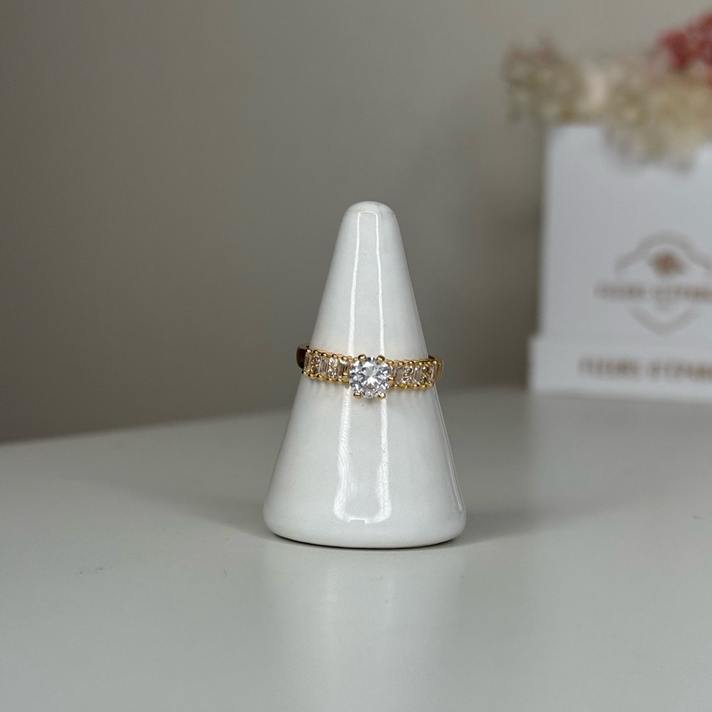 Goldplated Solitaire Ring - Size 10